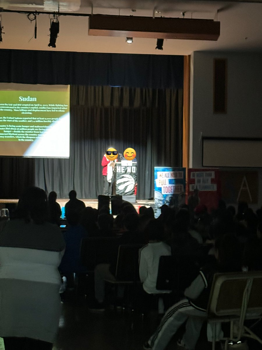 Thank you @MLSEFoundation for an amazing Huddle Up assembly. Ss were inspired by words of DaShaun Amos @Famousss_Amos. Shout out to Mr Francis’ gr 8 class for planning and facilitating the assembly & to the BSA & MSA. @tdsb @LN10Alvarez @frajwani @schan_tdsb @LC2_TDSB @tdsb_cebsa