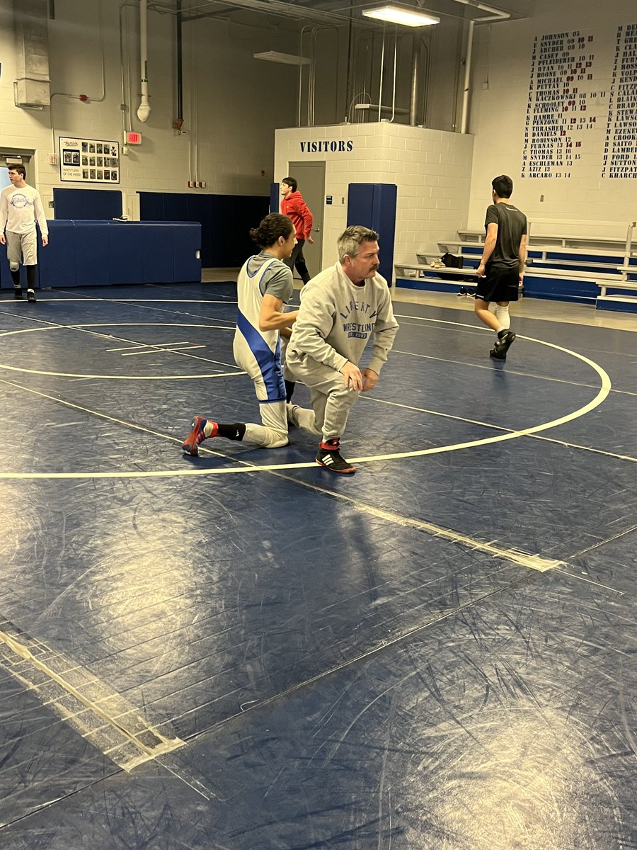 Coach Marinelli getting a drill in with each of the Senior State Qualifiers #Patriots🗽