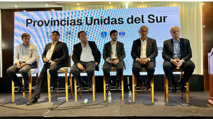 Quiero felicitar  al gobernador Alberto <a href="/Weretilneck/">Alberto Weretilneck</a> por su mensaje de unidad y en total defensa de los intereses patagónicos, revalorizando el trabajo de mujeres y hombres por el País.
Desde este lugar  que me toca representar, le brindo mi total apoyo.
#ProvinciasUnidasDelSur