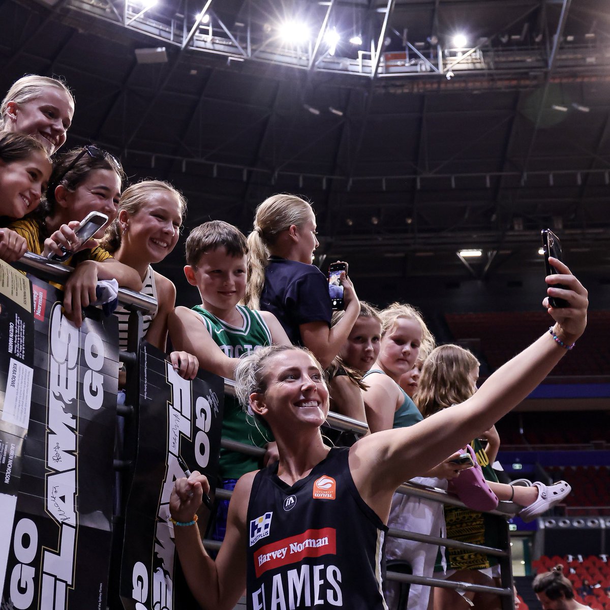 TheSydneyFlames tweet picture