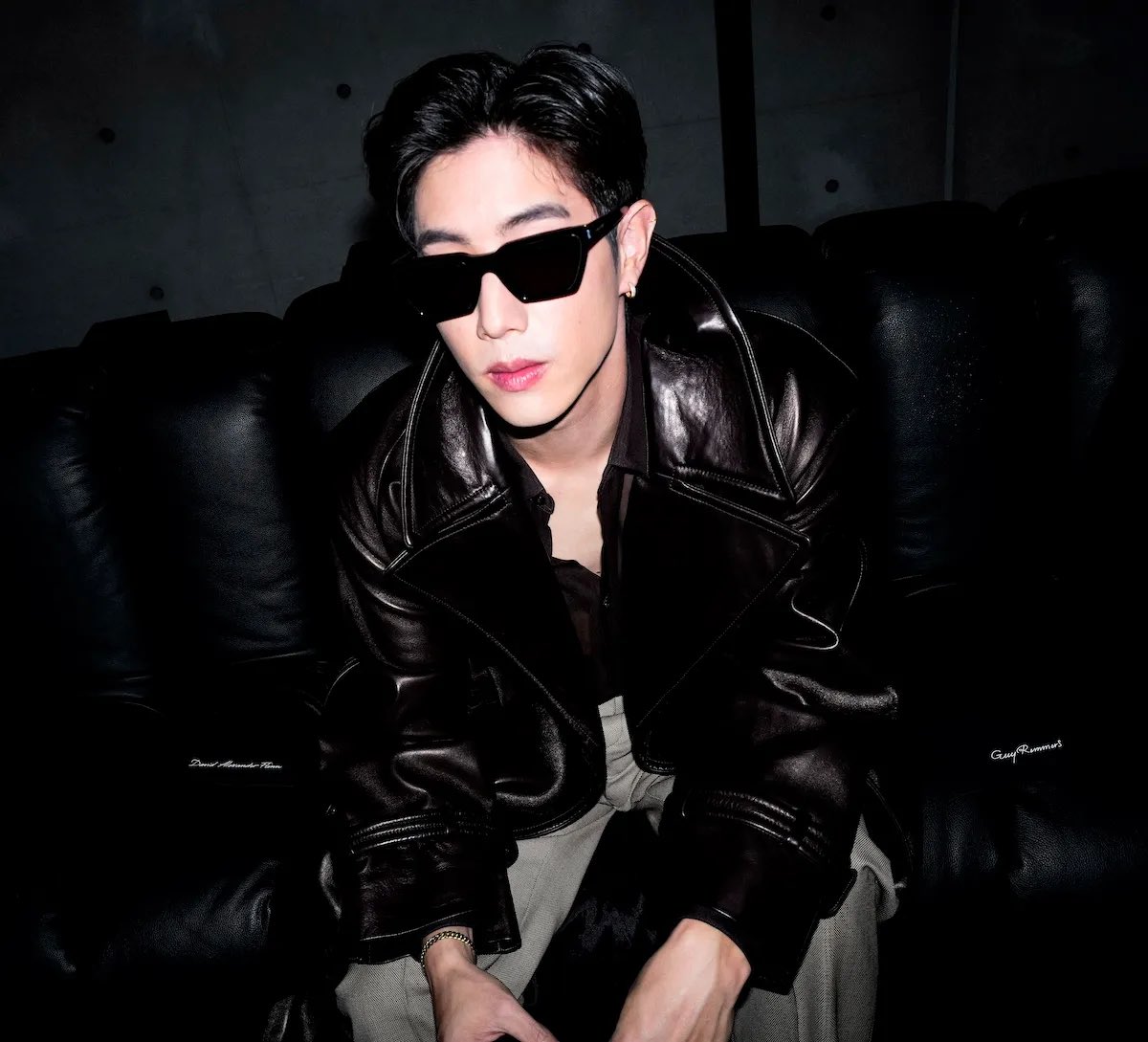 withyoumarktuan's tweet photo. 240305 @voguejp shares photos of Mark Tuan attending Saint Laurent Men’s Winter 24 show for Paris Fashion Week  

MARK TUAN AT YSL PFW24 
#MarkTuanxYSLWinter24
#MarkTuan_ParisFashionWeek 
#MarkTuan_SaintLaurent 
#YvesSaintLaurent 
#SaintLaurent #YSL @YSL
#MarkTuan #Mark #段宜恩 #마크 
@marktuan @DNAmngmnt