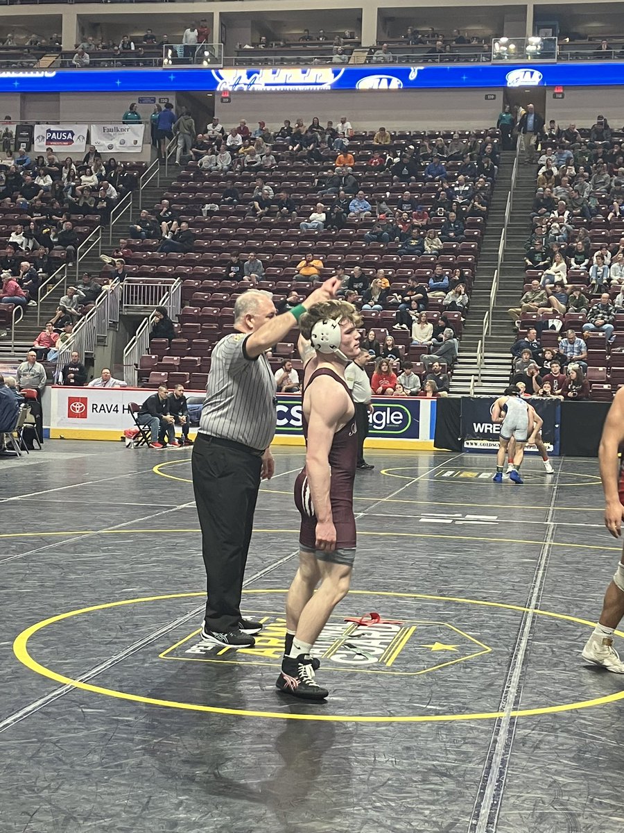 Luke Sipes takes care of business at 152lbs.   Ciampoli. Weaver and Sipes back at it tommorow!   <a href="/AASDSuper/">AASD Superintendent</a> <a href="/AAHSStuCouncil/">AAHS StudentCouncil</a> <a href="/altoonastrength/">Altoona Speed and Strength</a> @AltoonaEcho #AltoonaProud