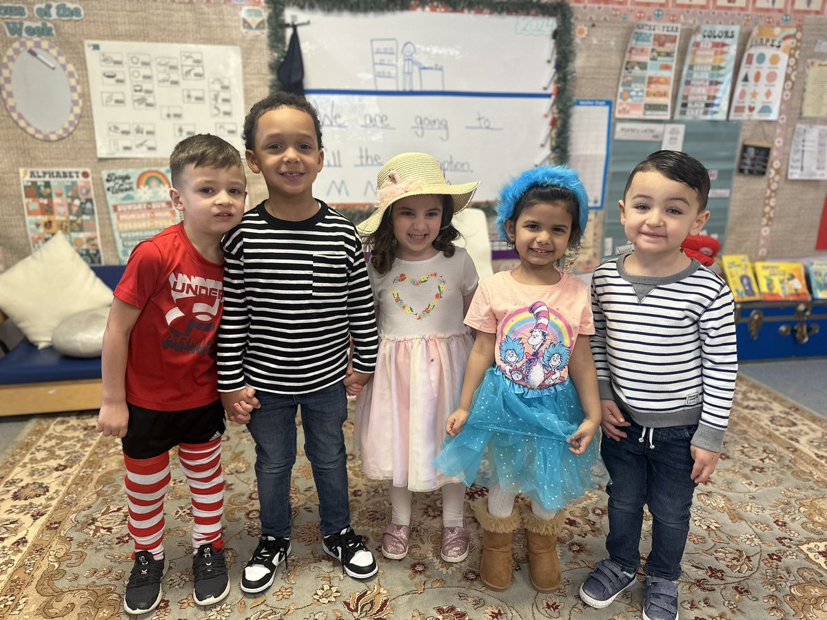 PeaceRoseMS's tweet image. #readacrossamericaweek #peacerosems #projectbeforeatPRMS