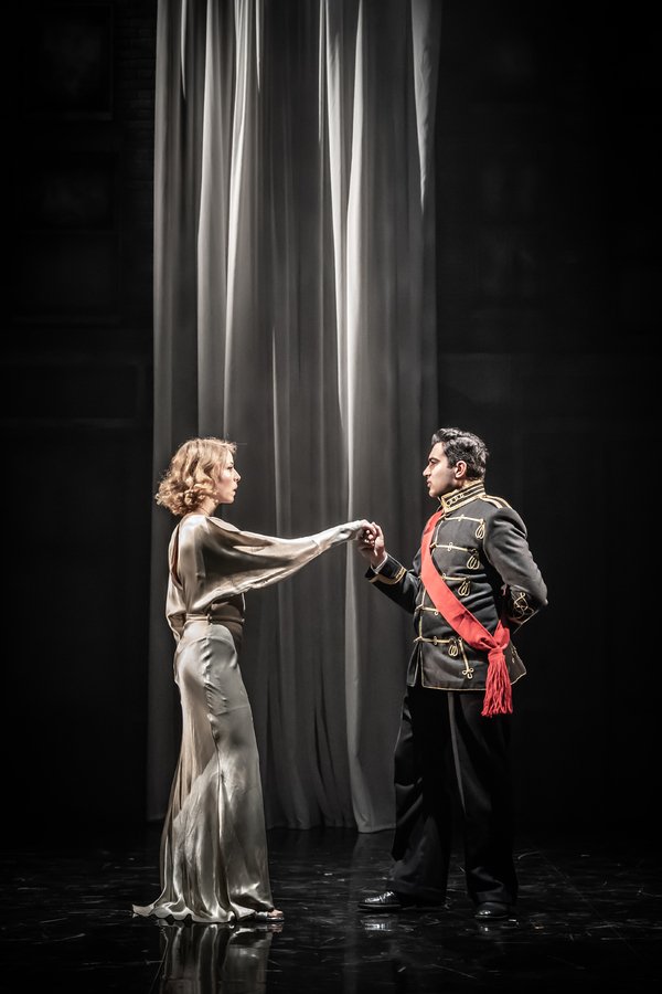 BrigitteUhrmann's tweet photo. #Merchant1936 Haunting atmosphere set closer to current right-wing hatred. Shylock still hard-hearted, but cornered by hostility, hitting back. Wise Portia has touches of a Mitford girl. We see Antonio's racist side,more perpetrator than victim. Imprudent Bassanio started it all https://t.co/69zx5w3eca