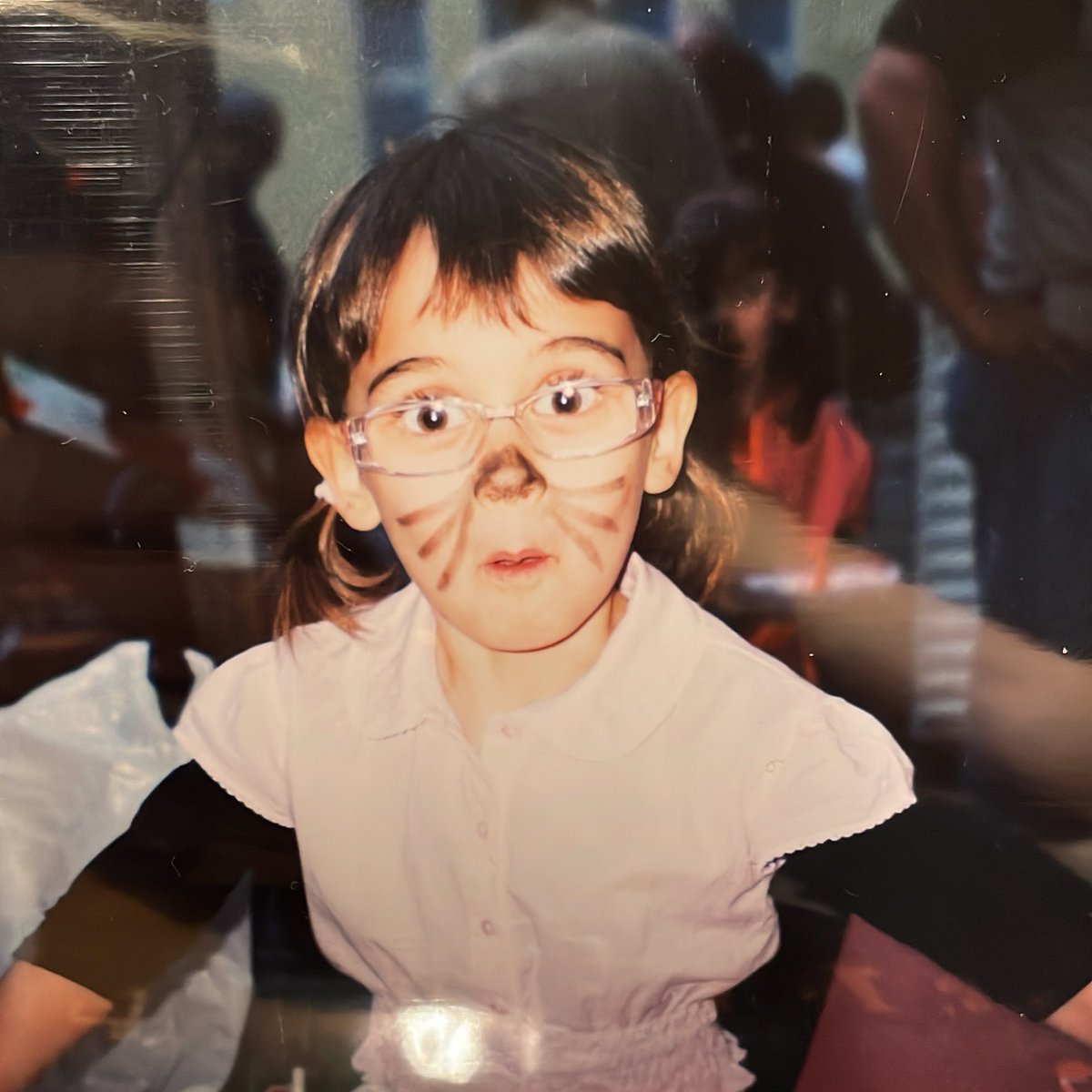 le <a href="/oppositeoff/">Opposite</a> nel 2009 con i cellulari 
io nel 2009:
#malediròparigi open.spotify.com/track/2haz30dG…