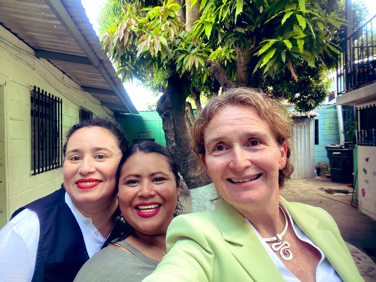 En conmemoración del #DiaInternacionalDeLasMujeres seguimos trabajo conjunto con mujeres feministas y activistas como <a href="/JessicaIsla15/">Jessica Isla</a> de la <a href="/gschonduras/">Grupo de Sociedad Civil</a> Hoy celebro ellas! Su liderazgo y compromiso. Gracias! <a href="/CDMHonduras/">CDM</a> <a href="/cemh_h/">CEM-H</a> <a href="/CATTRACHAS/">CATTRACHAS</a> <a href="/LasHormigas_Hn/">Las Hormigas</a>