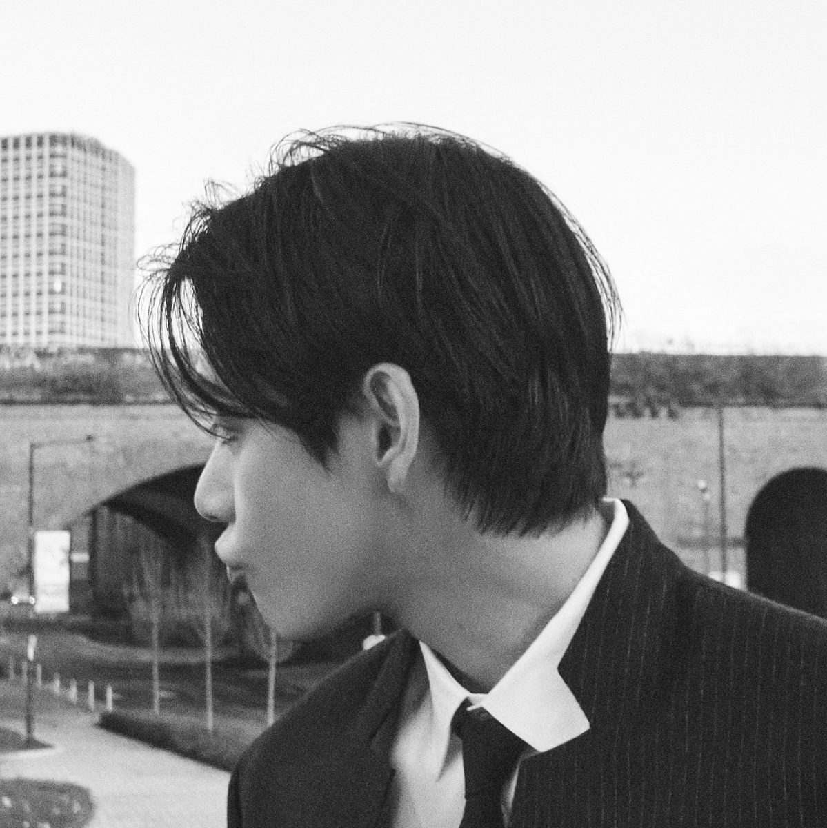 Kim Taehyung looking handsome in new concept photos for ‘FRI(END)S’, out March 15. 🔥