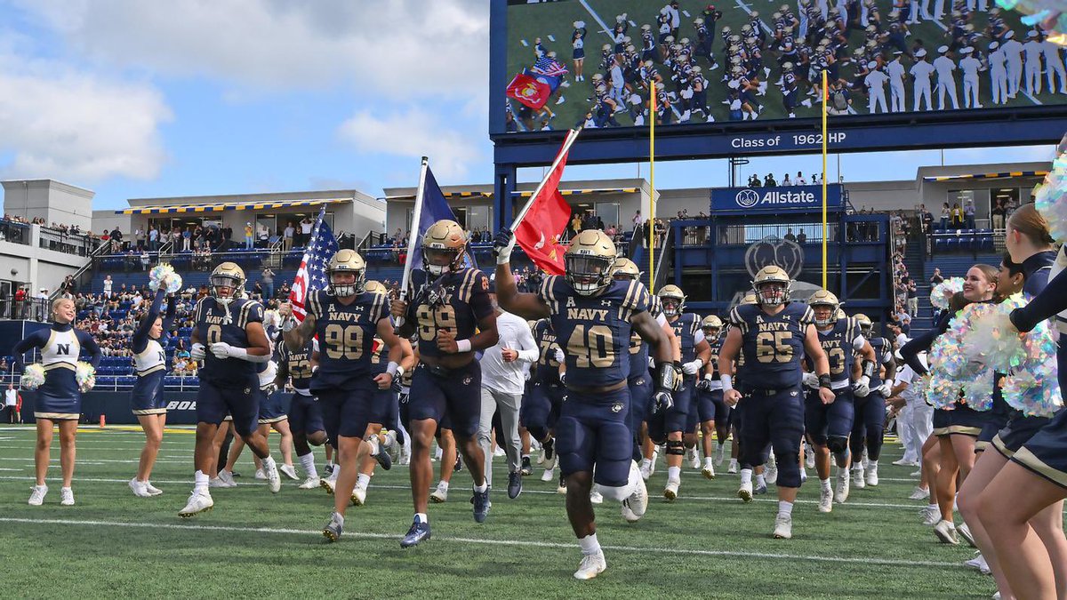 After a great visit, and conversation with @_CoachNew, I am extremely blessed to have received an D1 offer from Navy!! @RealCoachK_ @MalloyCoach @FST_CoachNowell @CoachEricLewis @247recruiting @toby_lux @NavyFB @D_WallCoach @EHSfootball1839