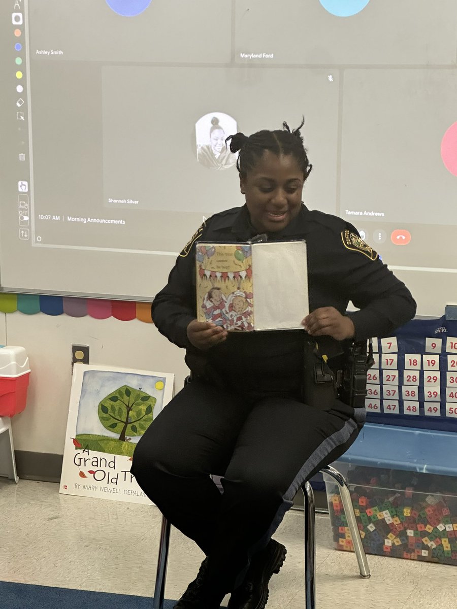 Happy Read Across America Week. Thank you @CatherinePicho3, @KatelynLeitner1, @Dr_OkemaB, and Officer Joseph for taking time out of your busy day 💚 @NPESbraves3012