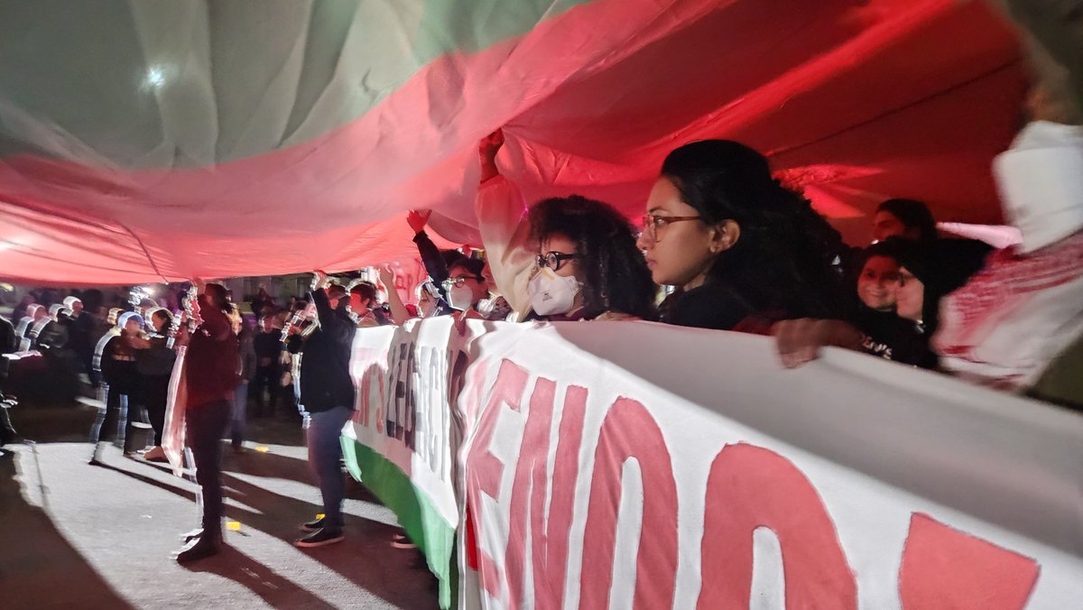 adrien4ej's tweet photo. TONIGHT: Why was the #StateoftheUnion delayed? Because hundreds of us blockaded Biden's motorcade route for hours, demanding a permanent #CeasefireNow, an end to the genocide in Gaza, and the US to #StopArmingIsrael. Biden's legacy is genocide. #DivestFromDeath #InvestinLife https://t.co/KcSLbFtqeU