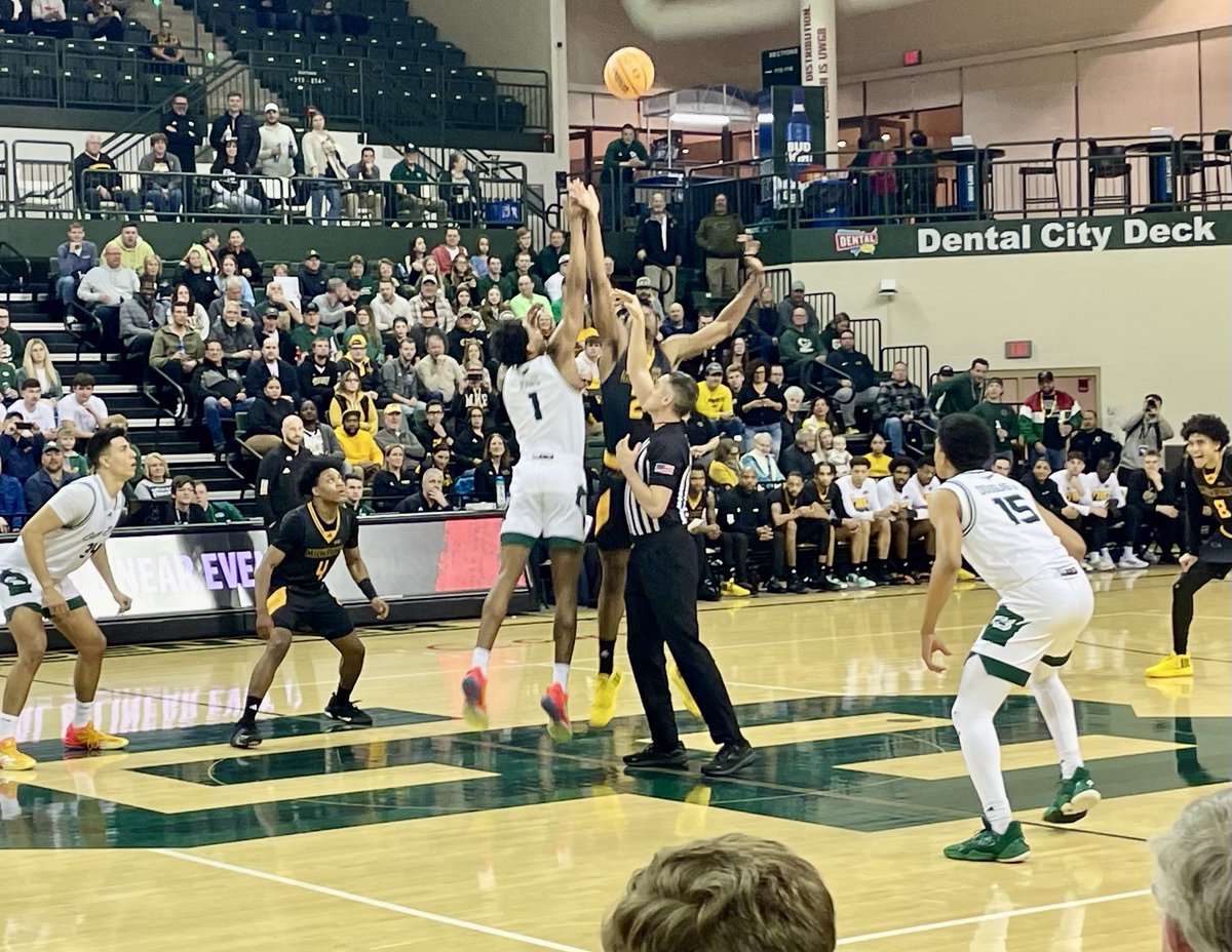 MilwaukeeBrewer's tweet image. Huge win for @MKE_MBB, @CoachBartLundy  and crew! Secured back-to-back trips to @HorizonLeague #FinalFour #forthemke #StackGoodDays #MarchMadness