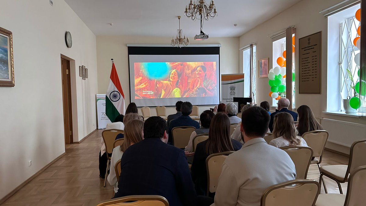 @indianconsspb celebrated #InternationalWomensDay at its premises. Eminent luminaries of St. Petersburg gave motivating speeches followed by screening of movie 'Queen' celebrating #WomenLeadership and #WomenEmpowerment. @MEAIndia @IndianDiplomacy @IndEmbMoscow