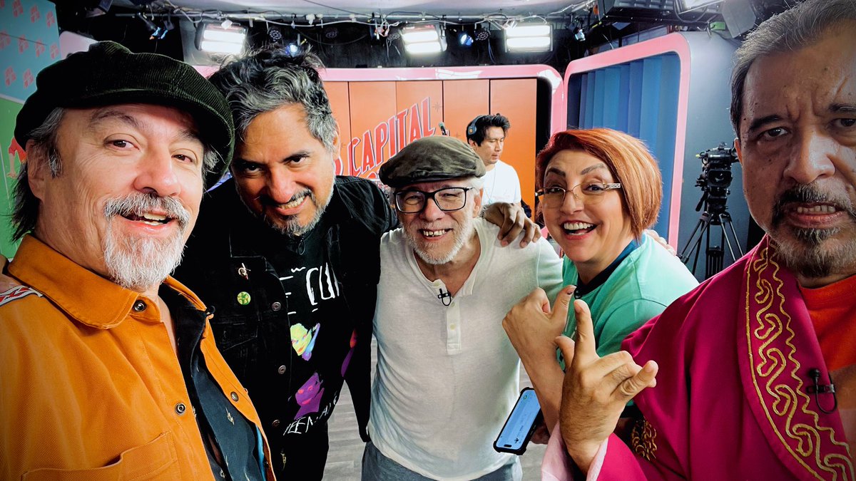ObRockMexicano's tweet photo. Miembros del Observatorio del Rock Mexicano en el programa Capital por Cual de Capital 21.
Sr. González, José Hernández Riwes, Rodrigo de Oyarzábal, Fernanda Tapia y Fernando Ábrego

@Capital_21 @diabloglez @hollowkid @TapiaFernanda https://t.co/nkPbgN7NuI