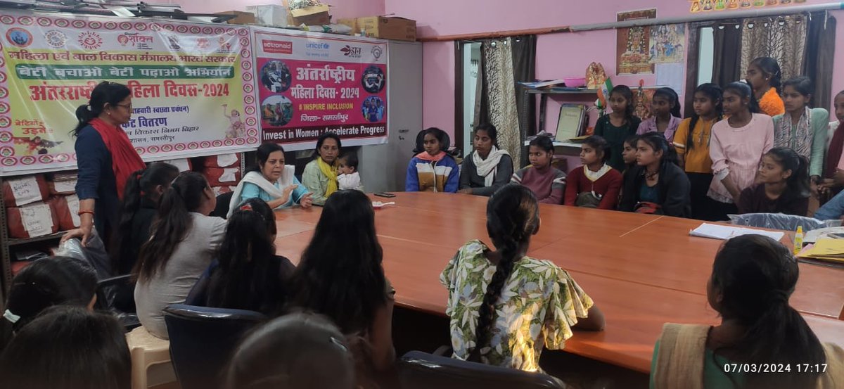 ICDSsamastipur's tweet photo. महिला एवं बाल विकास निगम समस्तीपुर के द्वारा छात्राओ के साथ संवाद एवं MHM kit वितरण।
@BandanaPreyashi @DoSWBihar @DM_Samastipur @AlkaDpo https://t.co/GQ58znPAeT