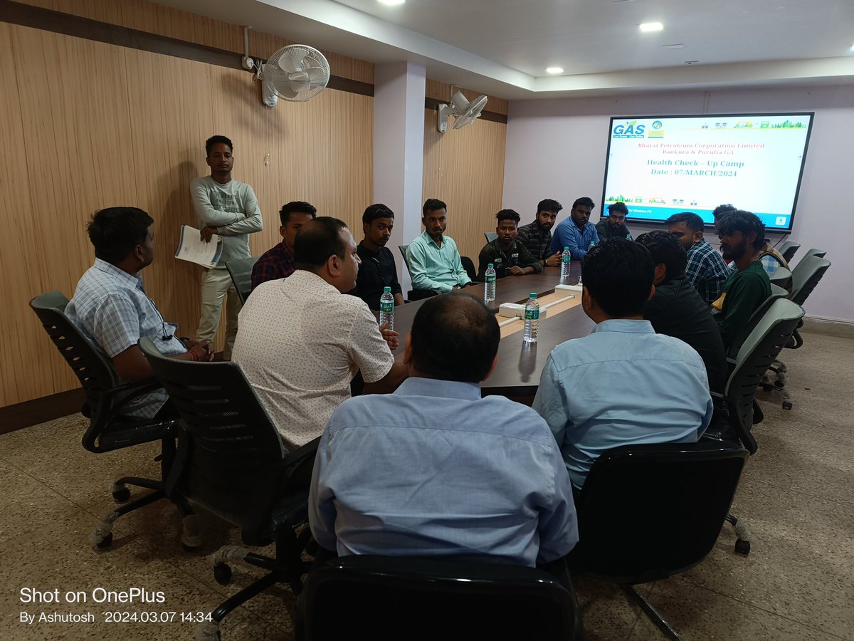 BPCLGAS_BANKURA's tweet photo. @BPCLGAS_BANKURA organized a health check-up camp for the front line worker on Thursday, March 7th 2024 at the territory office Bankura, because we believe in the mantra: health is wealth. 
@BPCLimited @BPCLGasBusiness
#healthcheckup #fitindia https://t.co/rOUIbUkET3