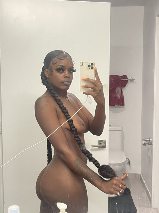 Skin like milk chocolate🔥🍫 https://t.co/XNEKYwpWWj<a href="/tag/fatpussy"class="tags"><span>#fatpussy</span></a>