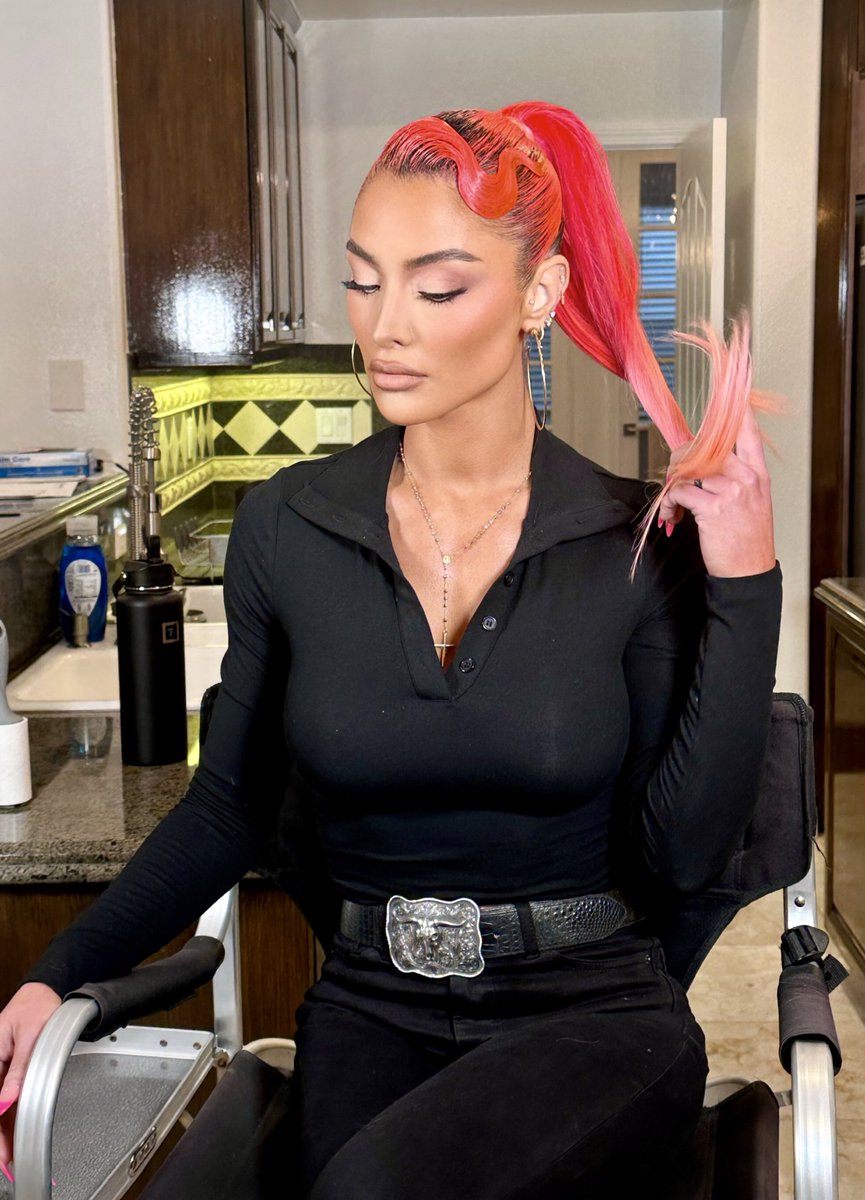 natalieevamarie tweet picture