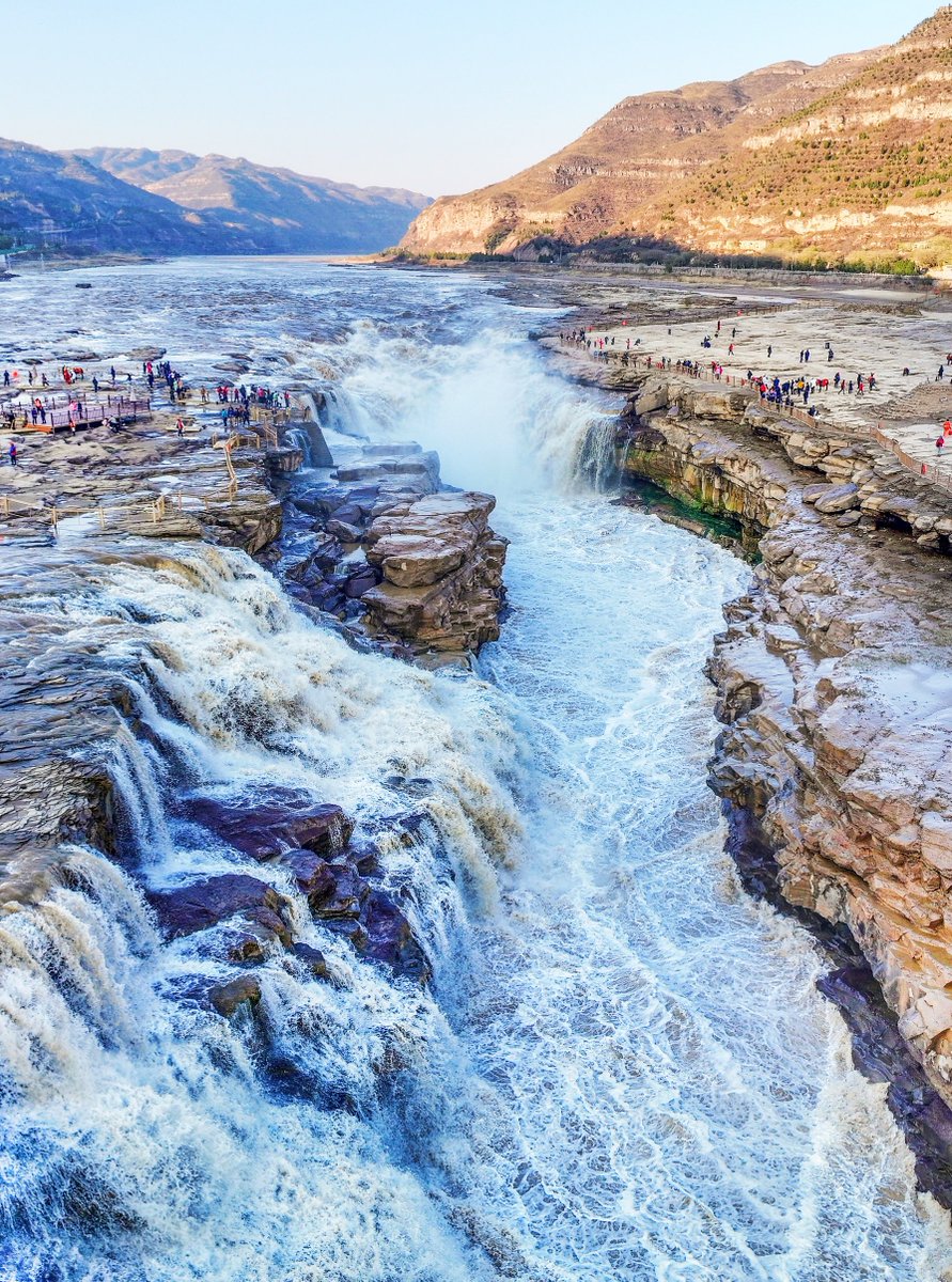 With every season, nature reveals a new chapter of its story.

📍 Hukou Waterfall, Yan'an. 
壶口瀑布，延安 
#NatureStories #SeasonsChange #TravelChina
