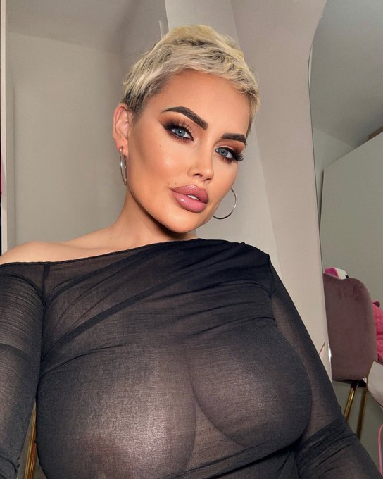 It&rsquo;s International Women&rsquo;s Day. 👑 Spoil your favourite woman &amp; show how much you appreciate her!! 🥰  https://t