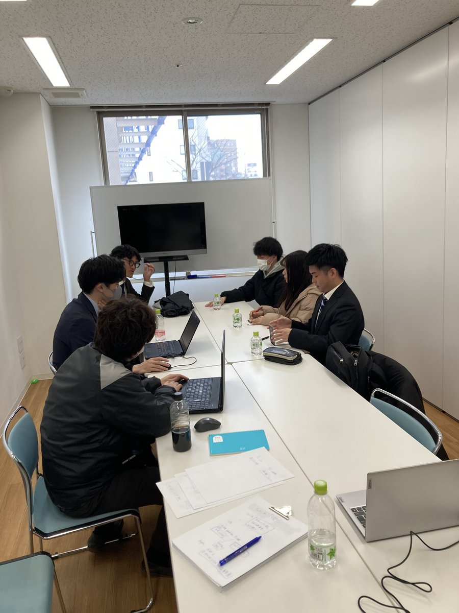 Gira_sup's tweet photo. ファン・サポーターの皆様お久しぶりです。
2024年最初のサークル活動を行ってきました！
今年のギラヴァンツを盛り上げていくためにも我々サークルメンバー一致団結してサポートしていきたいと思っております！
今年もよろしくお願いいたします🙇‍♂️
#giravanz #ギラヴァンツ北九州 https://t.co/9TC5HbDamA