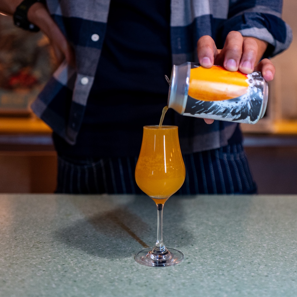 It’s Back! 💥Exploding on the Scene to get March started right is the massive 🥭Mango Sticky Mango🥭 Imperial Gose, landing at a whopping 12% this year. Overflowing with juicy fresh mango and creamy coconut 🥥🌴goodness, this imperial fruited gose delivers a taste explosion.