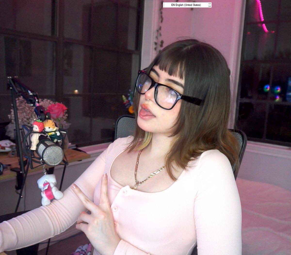 NOCHE D ROSA Y KARAOKE twitch.tv/dannespino