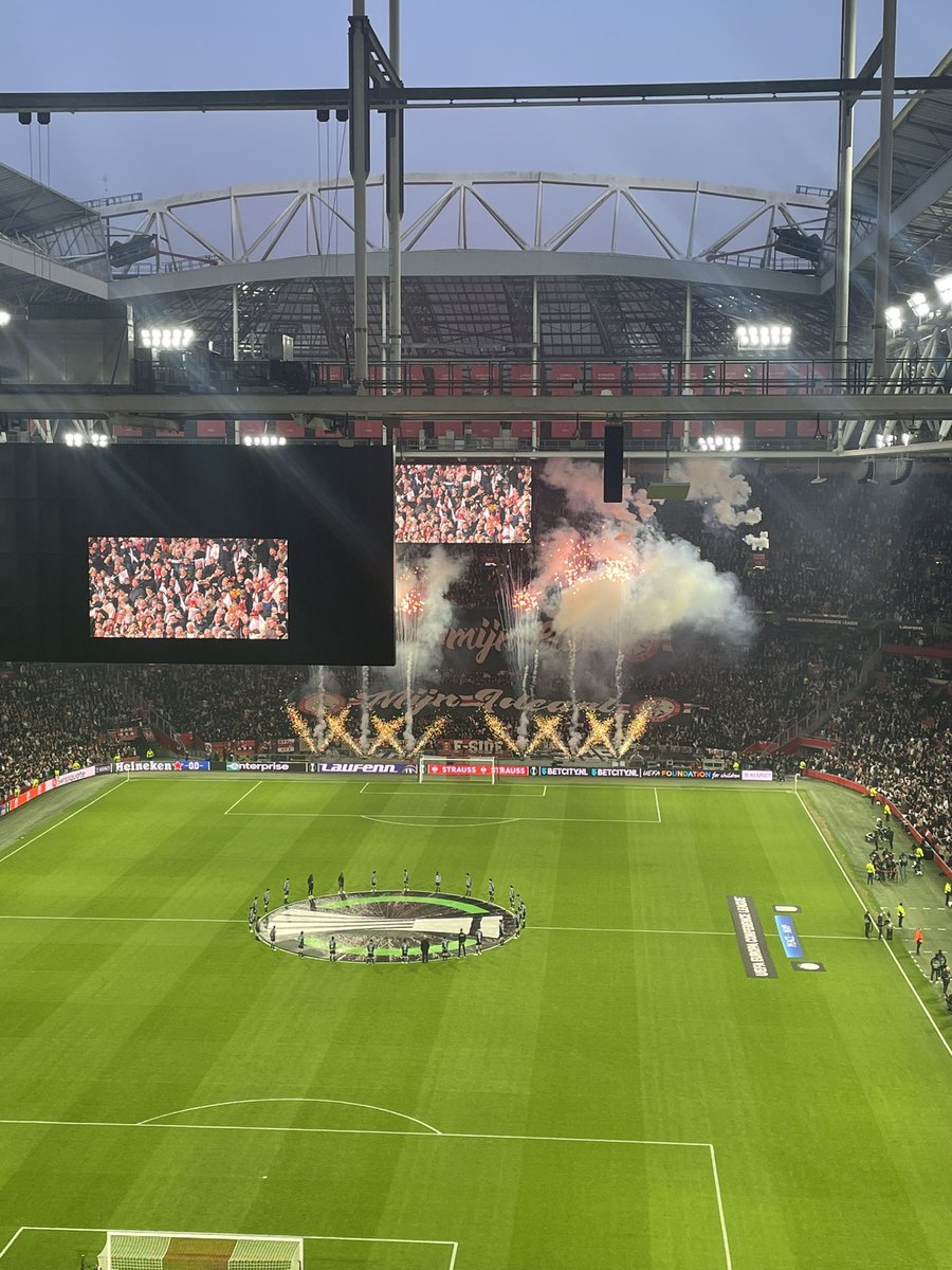 stephanvdbosch's tweet image. Heerlijke avond gisteren ❌❌❌💪🏻

#ajaavl #Ajax