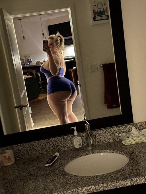 Come over? 🥰 https://t.co/7ns4dM2aqG<a href="/tag/pawg"class="tags"><span>#pawg</span></a>