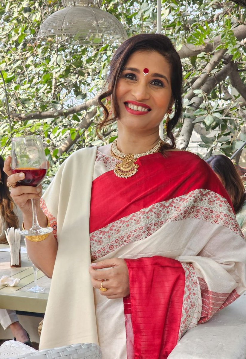 Raising a glass to being a woman with dreams & ambitions on this international women's day, celebrating all the women who paved the way for us by pursuing their own dreams. (The photo is from a 'Made in Heaven' style wedding that I attended this yr in India). To a better world!