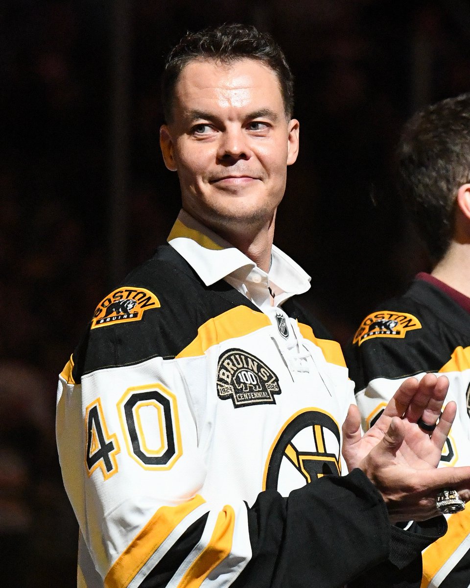 NHL's tweet photo. Return of a Champion Night in Boston! 🏆 https://t.co/hvIQe9IWLL