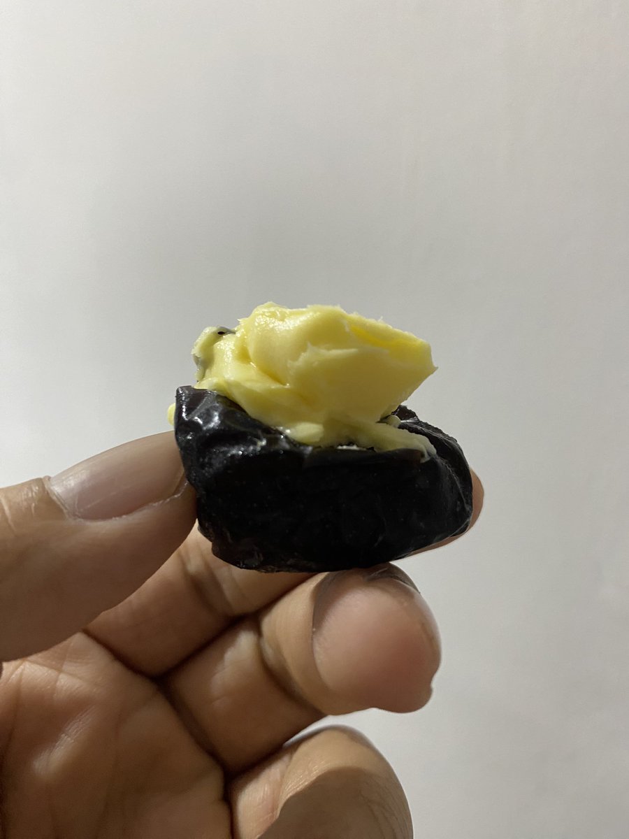 maktabahab's tweet photo. Tamar (kurma kering) + Mentega. Ada yang pernah cuba? Ada yang kata pelik.

Tidak. Ia adalah kegemaran Rasulullah SAW.

Hadith di rajutan 👇🏻 https://t.co/PyUtcp9yFX
