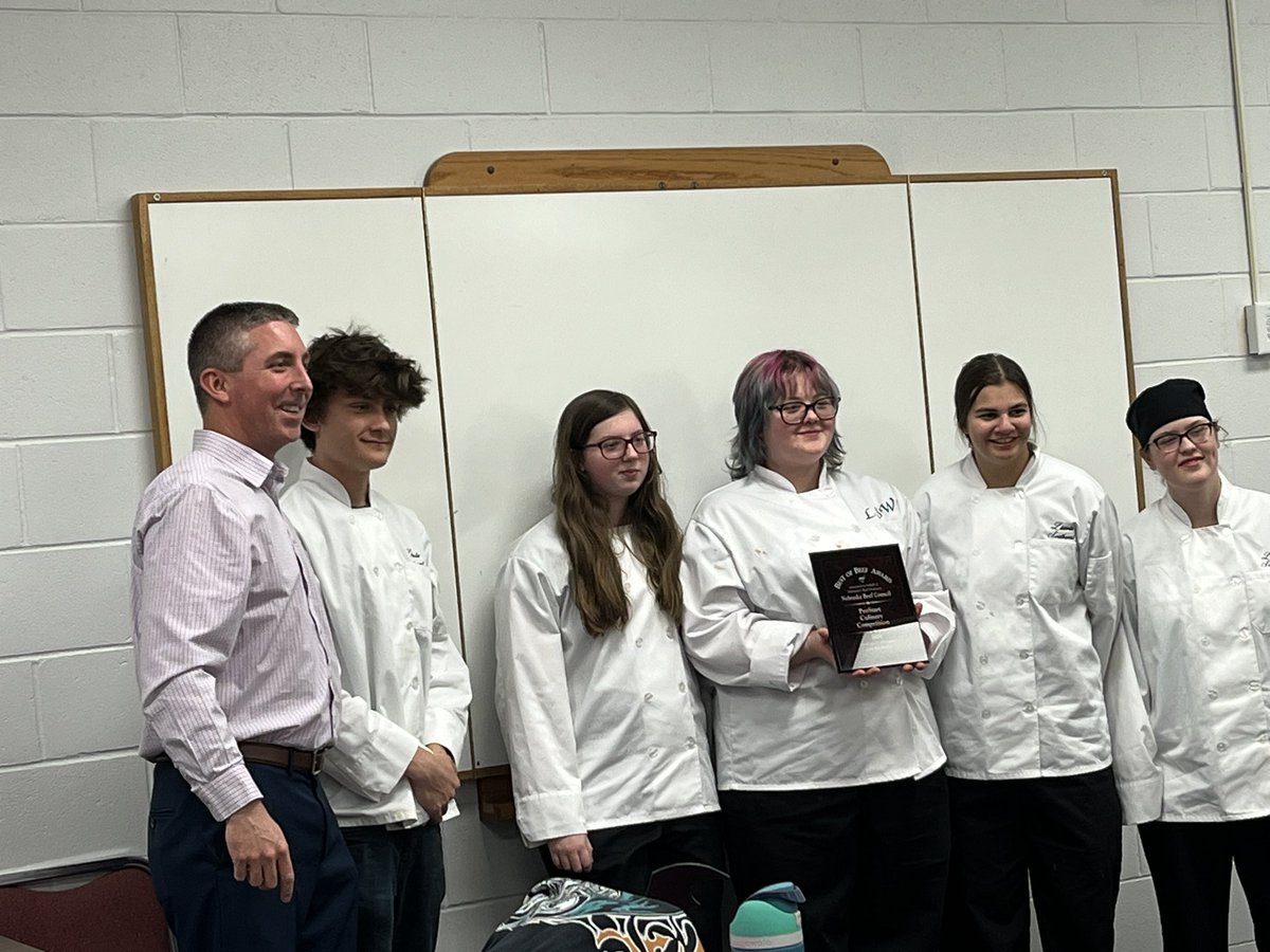 kristinvest4fcs's tweet image. Congratulations to the @lswhs Silver Hawks for winning the Best of Beef 🥩 award! So proud of your hard work today! 🧑‍🍳 👩‍🍳 We are grateful for the recognition from the Nebraska Beef Council! Thanks to @cccnebedu Hastings for hosting State ProStart today! #lpscte #madeinprostart