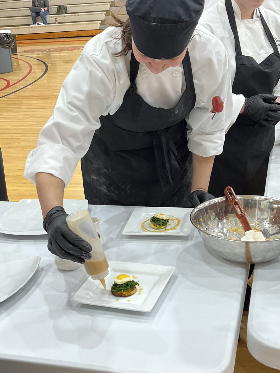 kristinvest4fcs's tweet image. Congratulations to the @lswhs Silver Hawks for winning the Best of Beef 🥩 award! So proud of your hard work today! 🧑‍🍳 👩‍🍳 We are grateful for the recognition from the Nebraska Beef Council! Thanks to @cccnebedu Hastings for hosting State ProStart today! #lpscte #madeinprostart