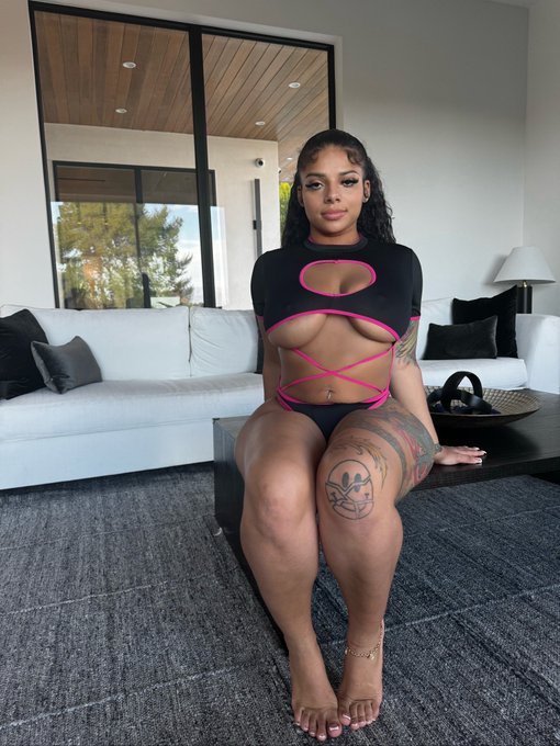 open sesame  🩷 https://t.co/QmqFi2Vt19