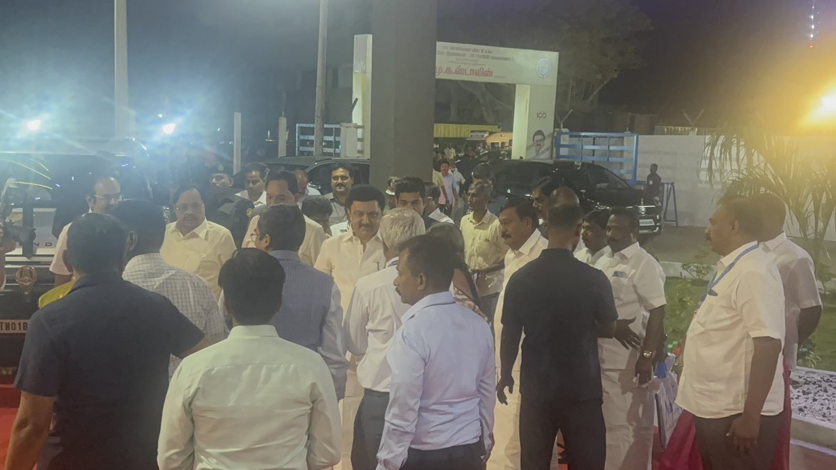 TJGOVINDARAJAN's tweet photo. கழக தலைவர் மாண்புமிகு தமிழக முதல்வர் @mkstalin அவர்களின் பொற்கால ஆட்சியில்  தமிழ்நாட்டின் மின் தேவையைப் பூர்த்தி செய்வதற்காகத் தொலைநோக்குப் பார்வையோடு கடந்த 26.10.2010-ஆம் ஆண்டில் முத்தமிழறிஞர் கலைஞர் அவர்களால் ரூ.10,158 கோடி மதிப்பீட்டில் முன்மொழியப்பட்ட #NCTPS (Stage-III) திட்டத்தைத் தொடங்கி வைத்தார் உடன் @TThenarasu @KN_NEHRU @katpadidmk @R_Gandhi_MLA 

ஆணையிடப்பட்டதிலிருந்து மூன்றாண்டுகளில் முடிக்க எண்ணியிருந்த இந்தத் திட்டம், ‘கலெக்ஷன் – கரப்ஷன் – கமிஷன்’ அதிமுக ஆட்சியாளர்களால் பத்தாண்டுகளாக முடிக்கப்படாமல் இருந்த நிலையை மாற்றி, நமது #DravidianModel அரசு பொறுப்பேற்றதும் மூன்றாண்டுகளில் முடுக்கிவிட்டு மக்கள் பயன்பாட்டுக்குக் கொண்டுவந்துள்ளோம்.
