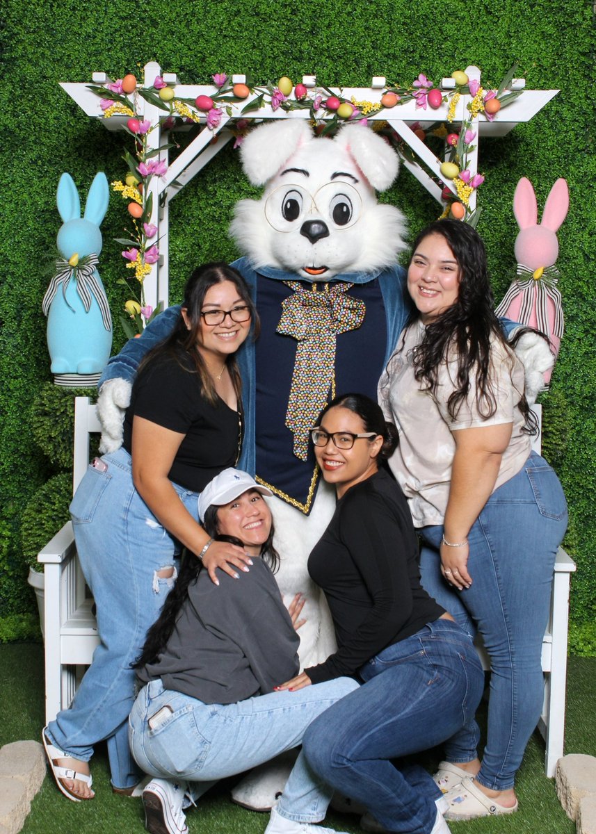 Sandy_Gee12's tweet photo. We all needed a break from reality so we went to the SombreroFest… enjoyed their bomb ass food &amp; people. Enjoyed the beach &amp; created some new memories. Ended the trip with photos with the Easter Bunny. One for the books 🥹❤️ https://t.co/hnYhNfVLtv