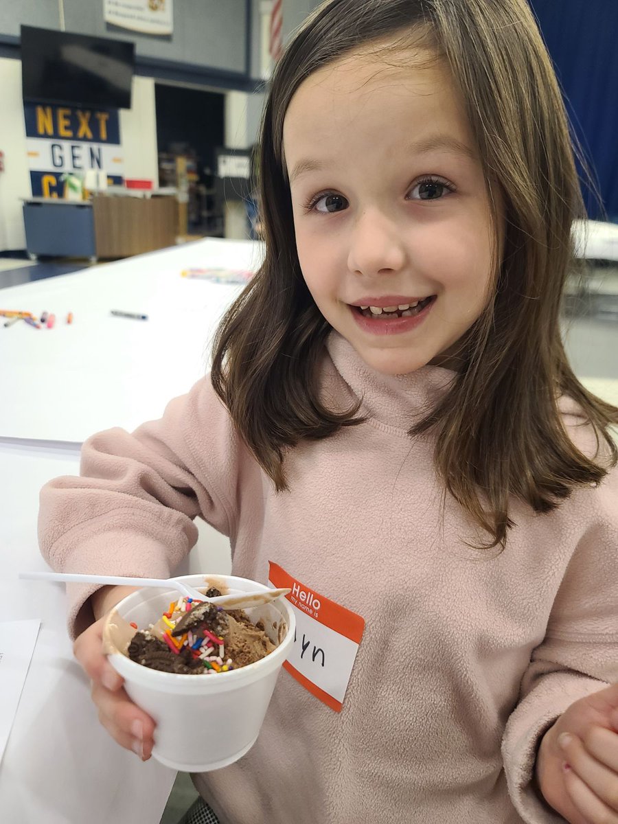 Kenyatta2Hughes's tweet photo. Bingo for Books at PR was a blast! Thank you to our PTA for another great family event! #PRpride #SAScompass https://t.co/vcDsexqWto