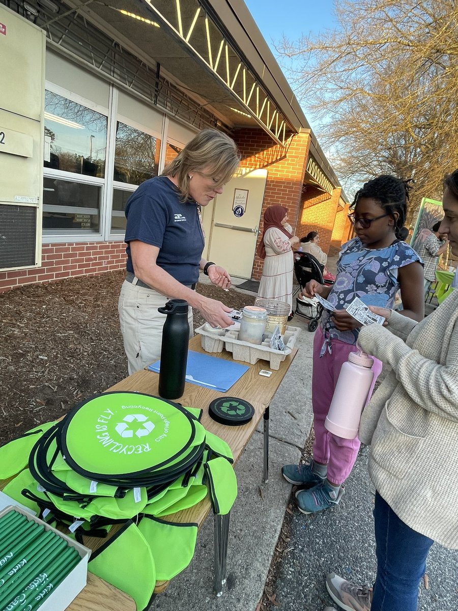 TeachBellS's tweet photo. AJE STEAM NIGHT was AMAZING! It's
always a great evening when our AJE Family comes together. #ONLYONEYOU #BetterTogether @beth_callicutt @GCSchoolsNC @ajejaybirds https://t.co/ksonXTrZS8