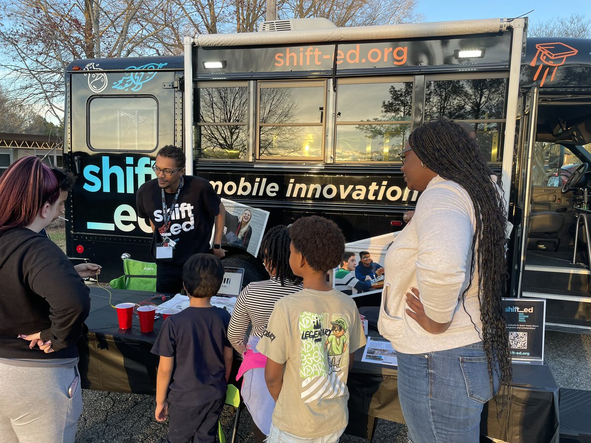 TeachBellS's tweet photo. AJE STEAM NIGHT was AMAZING! It's
always a great evening when our AJE Family comes together. #ONLYONEYOU #BetterTogether @beth_callicutt @GCSchoolsNC @ajejaybirds https://t.co/ksonXTrZS8