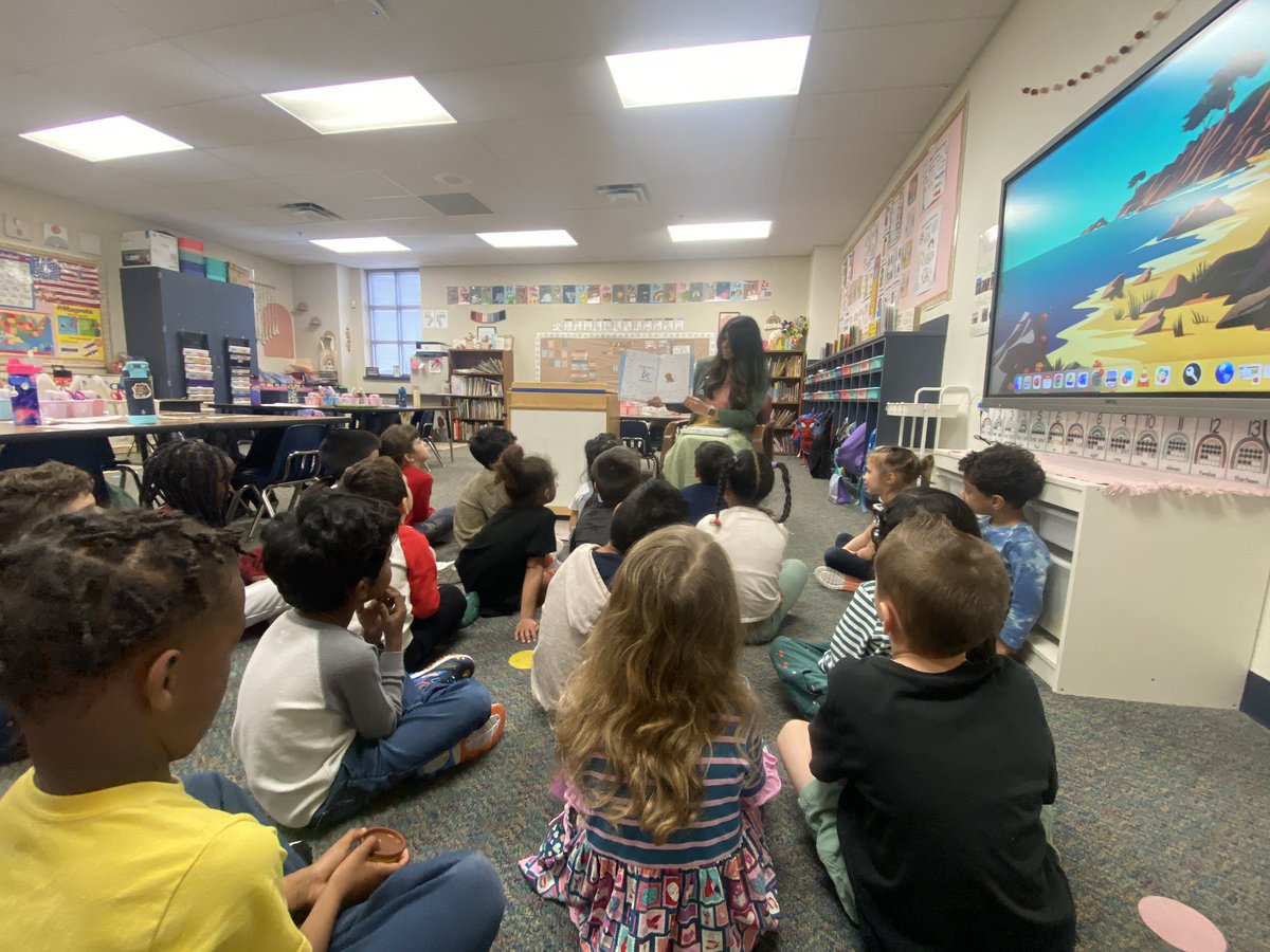 Read Across America came to Minshew today! We had three amazing readers, and I was SO proud of my students for how respectful they were. It was a great day! Definitely one for the 📚books📚! <a href="/MinshewColts1/">MinshewColts1</a> <a href="/mckinneyisd/">McKinney ISD</a>