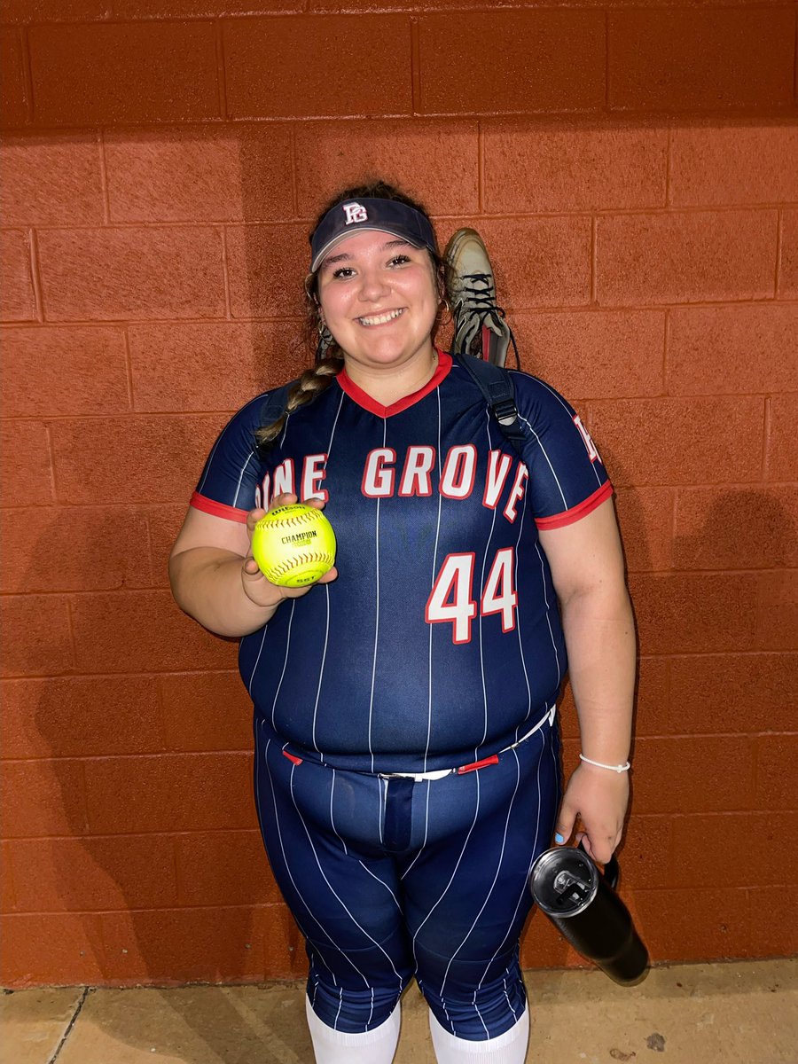 LizzieMeeks10's tweet photo. Good fun and a grand slam made our first division game a success!! I finished with 8 K’s in 4 innings and hit .500!! Can’t wait for a fun week at Gulf Shores! Schedule coming soon! @CoachMeeks_PRCC @PearlRiverSB https://t.co/oBCoOA3oZ4