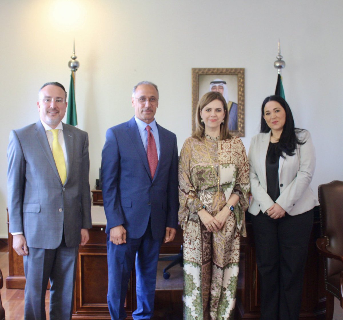 Esta tarde, dialogué con el Embajador de Kuwait en México, Salah Suleiman Al-Haddad. 🇲🇽🇰🇼

Le expresé nuestro interés por fomentar la relación bilateral y de cooperación entre #Coahuila y Kuwait y conocer nuestro potencial para las inversiones y el desarrollo.