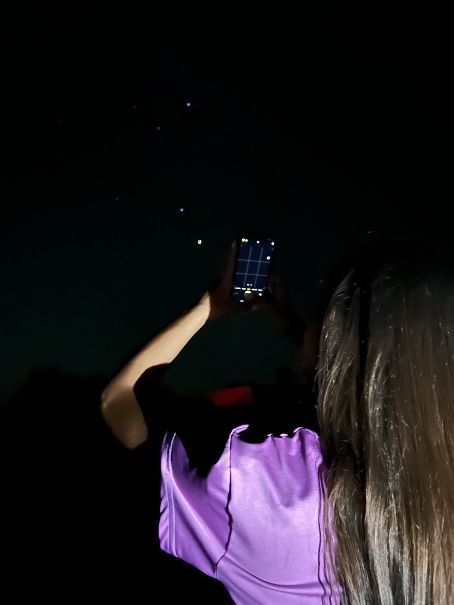 a ella le gustan las estrellas y a mi me gusta ella