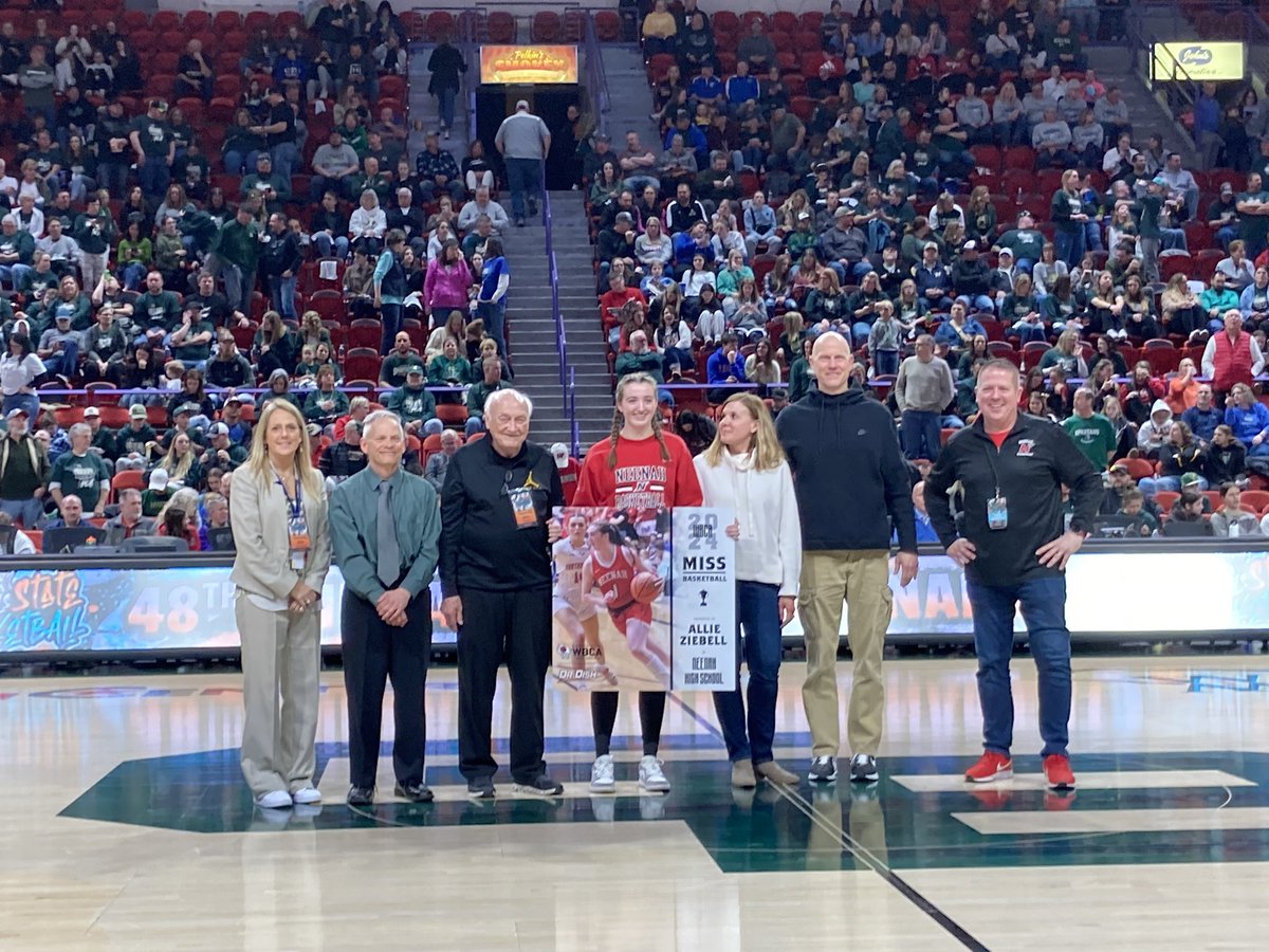 fredhillman's tweet photo. Your 2024 Miss Basketball, Allie Ziebell of Neenah #wisgb https://t.co/pJdfo3rHIo