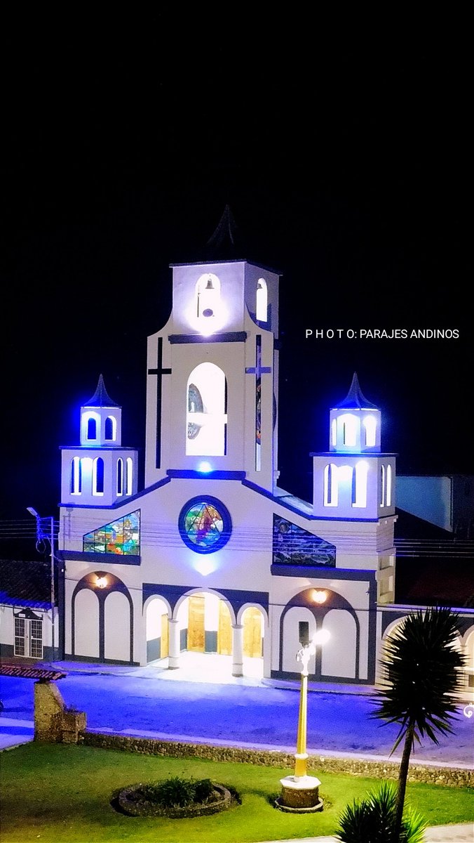 Una maravillosa #aventura tras nuestra visita al pintoresco #Pueblo de Santo Domingo en #Merida 💛💙❤️ para CONOCER y QUERER santo domingo.