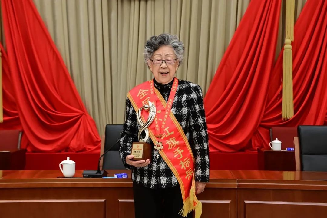BNU_1902's tweet photo. 🙆Happy International Women's Day (#IWD)!
✨Ten outstanding women from various backgrounds in China have been recently awarded the title of National March 8th Red-Banner Pacesetters by the #ACWF. 🎉Congratulations to them!
👩🏫Among the awardees are #BNU's 90-year-old senior professor, Huang Huilin, who is contributing to promoting Chinese culture globally, including through setting up the #HuilinPrize, 🏊♀️and the multiple #Olympic gold medal-winning swimmer Zhang Yufei, born in the 1990s. 💪Their enterprising spirit bridges age gaps, fostering lasting friendships and inspiring all women!
#BNUScholars #IWD2024 #womensday @Yufei_Zhang98