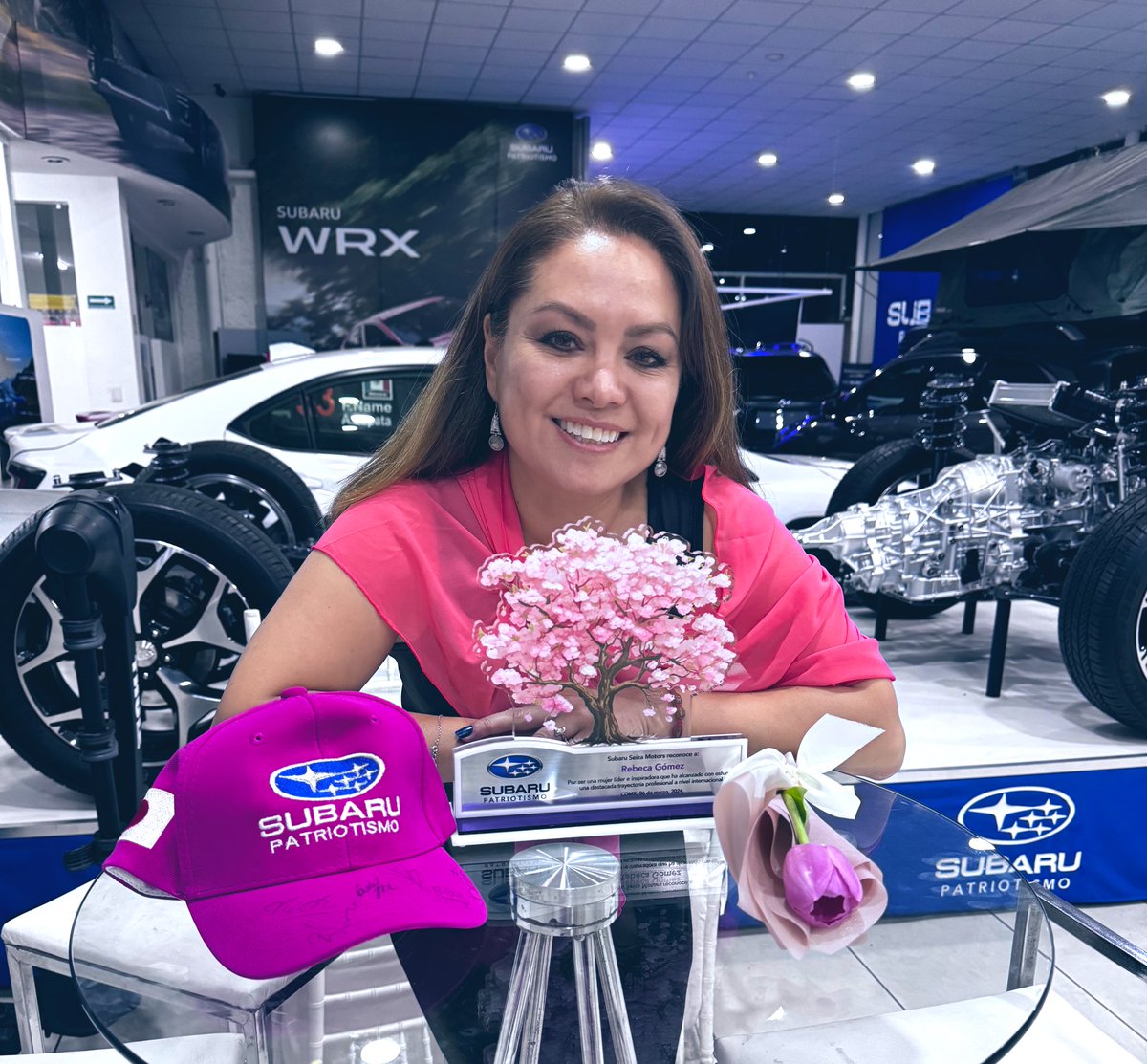 Ayer en el Subaru Women’s Day! Recibiendo un reconocimiento a la trayectoria después de haber sido nombrada Embajadora de la marca hace unas semanas! #yosoysubarista #betop #thebestofthebest #larutadehoy #actriz #vot #voiceacting #doblaje