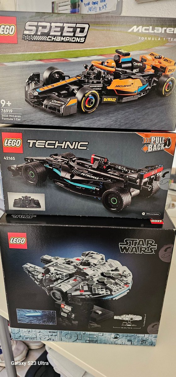 tja je bent er nooit te oud voor #Lego