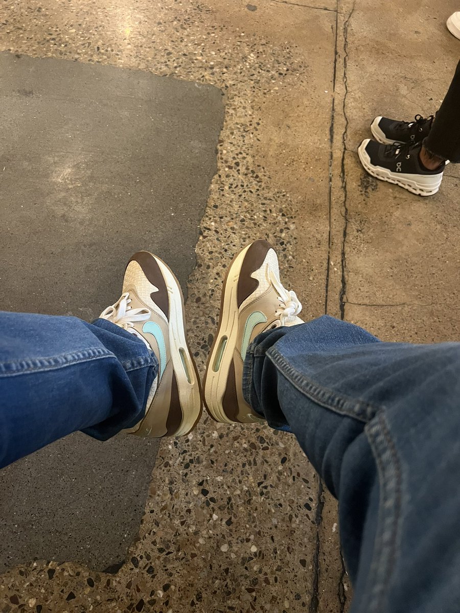 toddecooks's tweet photo. My favorite pickup of 2022. (And seems to be a lot of others as well) Crème Hemp Brown. 

I would recommend them for every other activity but Salsa class. Ouch.

#marchMAXness 
#airmax 
#Nike 
#kotd 
#AirMaxMarch https://t.co/z4PF8qQzsY