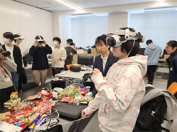 LaboWds's tweet photo. 昨日、わだらぼ主催でAppleVisionPro体験会を実施しました！
#AppleVisionPro https://t.co/7QszUCo8wk
